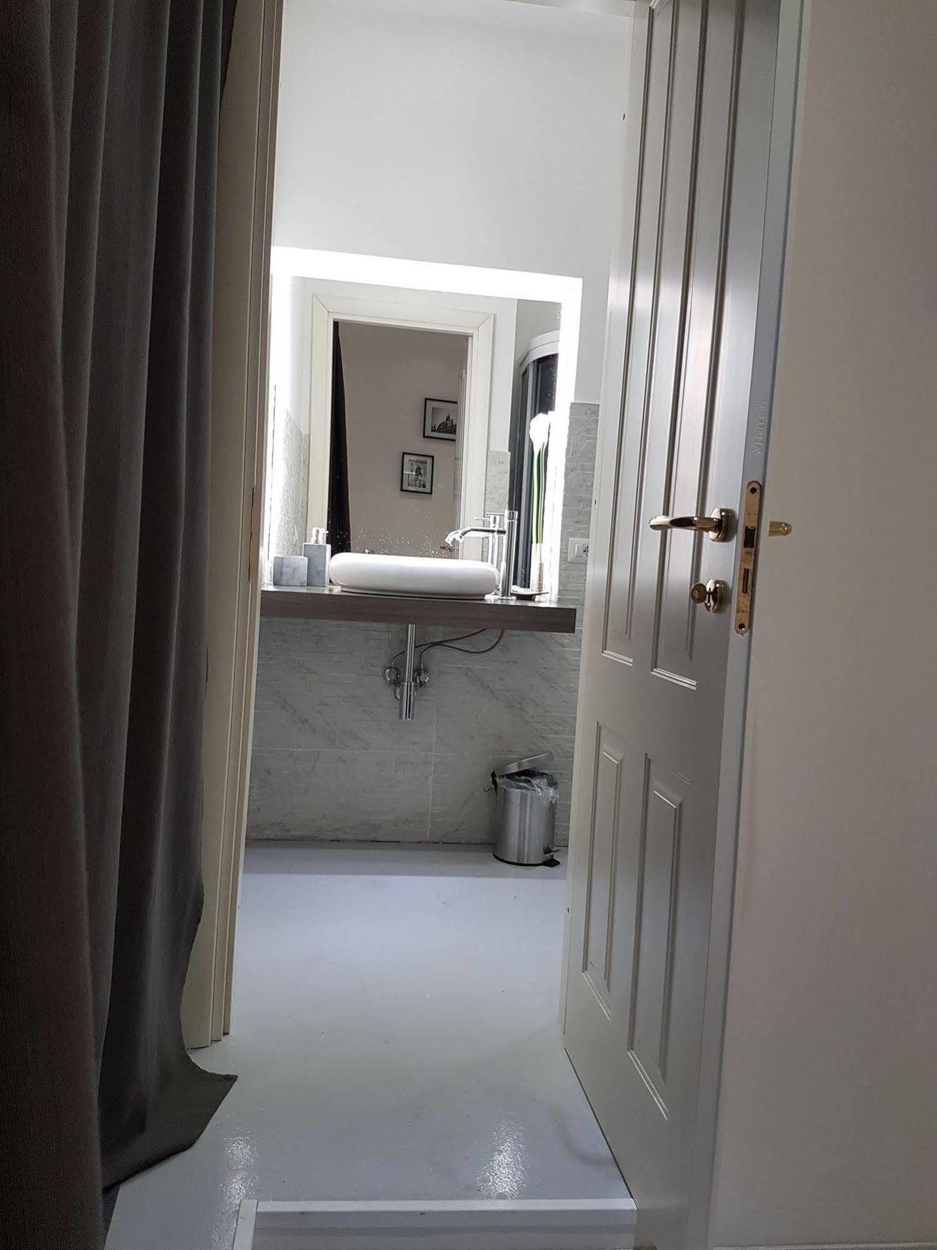 Chain Vatican Suites Rome Exterior photo
